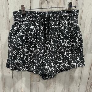 Everlane Women's Shorts Small Floral The Organic Cotton Seersucker Boxers Black